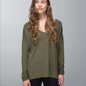 Lululemon Flip Your Dog Long Sleeve size 8